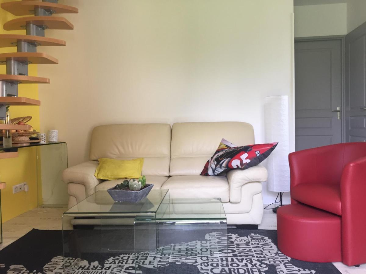 Maison A La Campagne A 2Km Du Circuit De Bresse Sagy  Exteriör bild